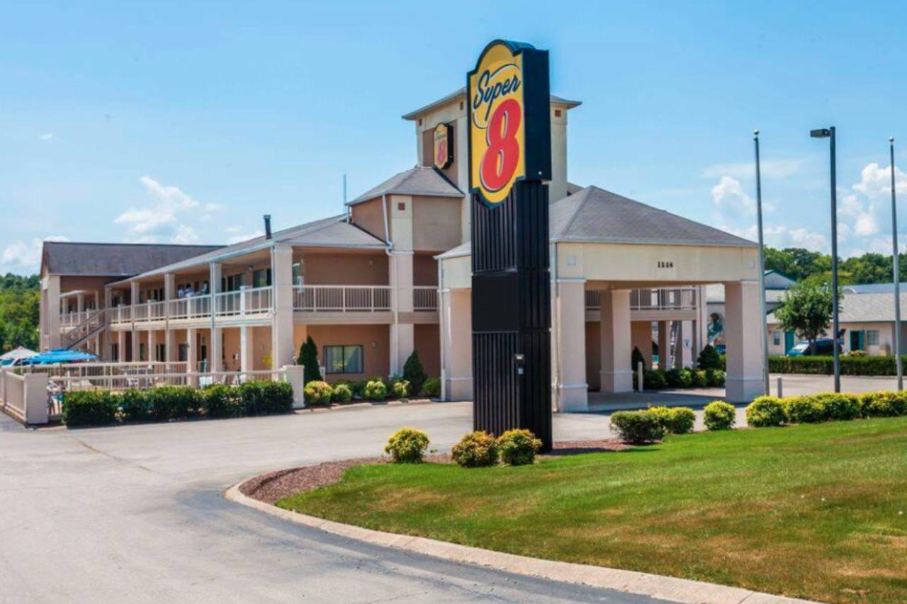 Super 8 By Wyndham Columbia Hotel Exterior photo