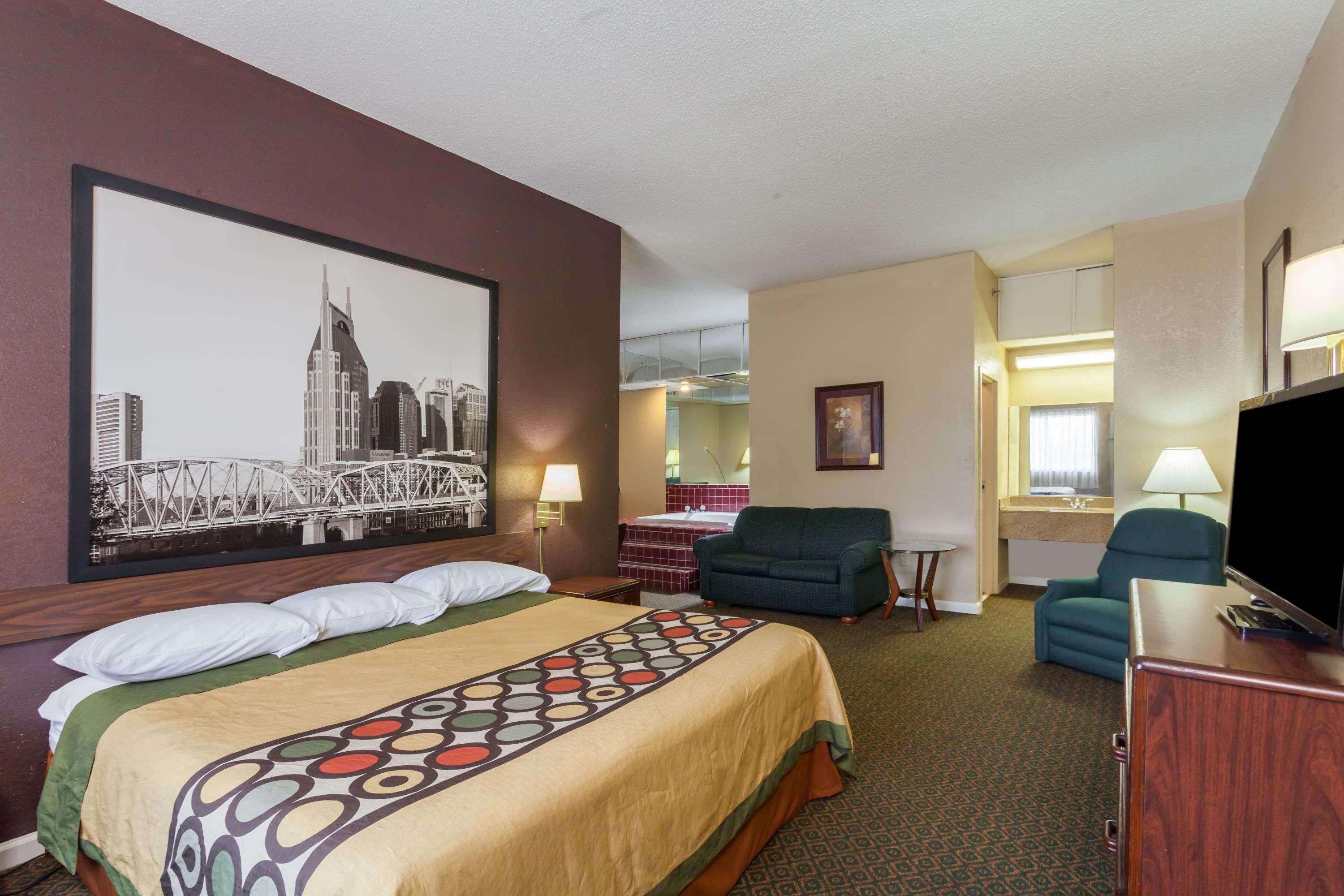 Super 8 By Wyndham Columbia Hotel Exterior photo