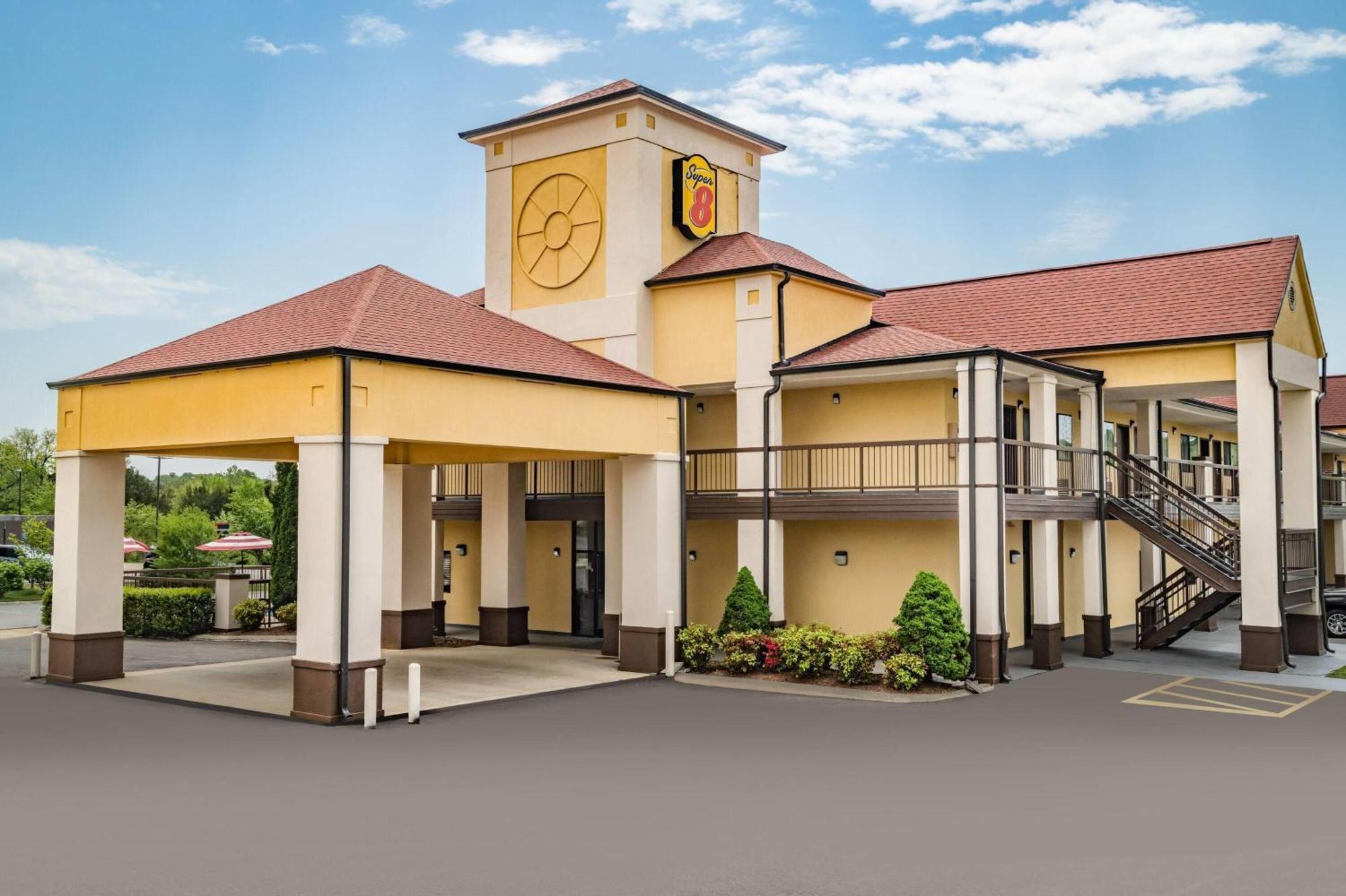 Super 8 By Wyndham Columbia Hotel Exterior photo